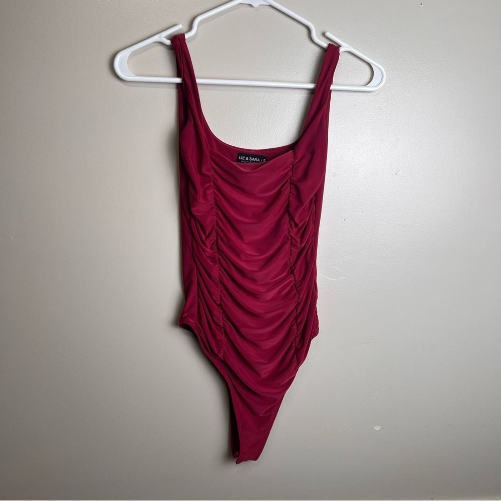 Liz & Sara Ruched Burgundy Bodysuit  Size Small EUC